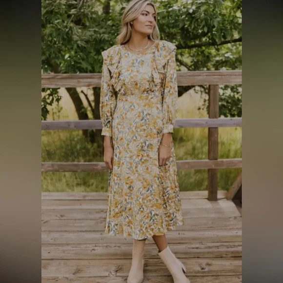 Vintage Floral Ruffle‎ Nursing Maxi Dress - Picture 2 of 8